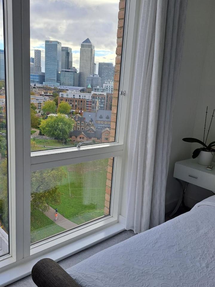 Cozy Double Room With Large En Suite Near Canary Wharf London With Amazing Views In A Shared Apartment 외부 사진